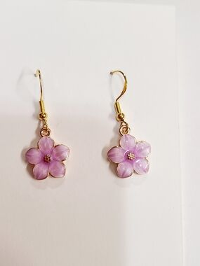 Gold-Trim Purple Flower Drop Earrings